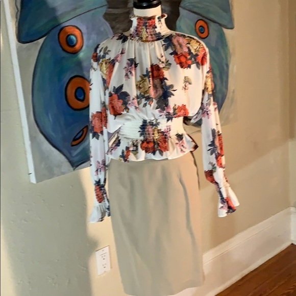 Skirt and jacket suit - Picture 13 of 16